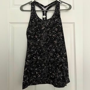 Black lululemon tank top with detailing size 8